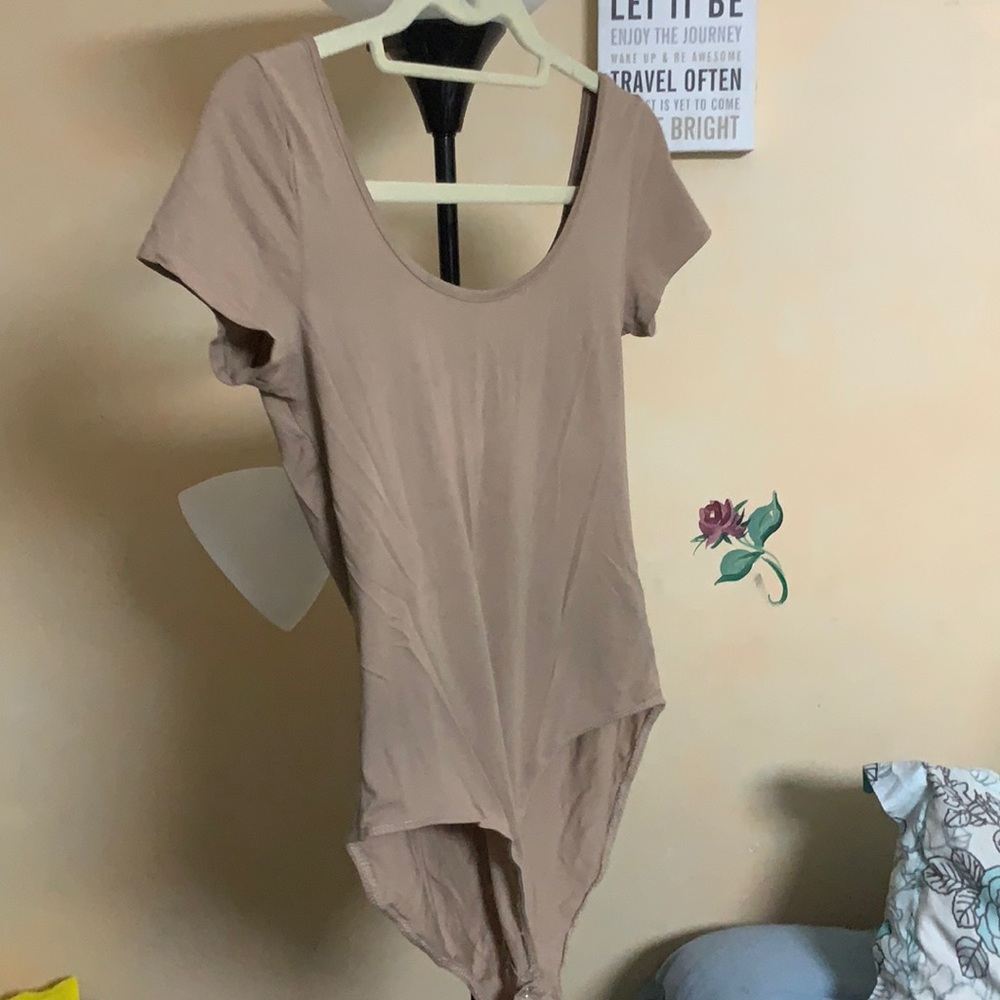 Nude Tshirt body suit low neck and back scooped line